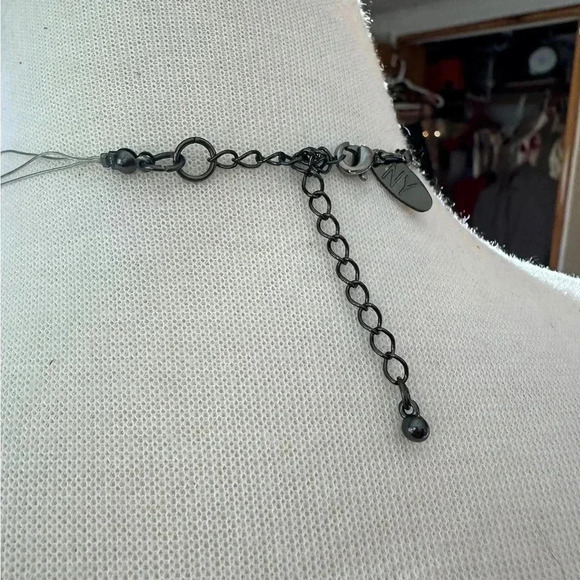 beaded green NY necklace New York and company women's jewlery - Picture 4 of 4